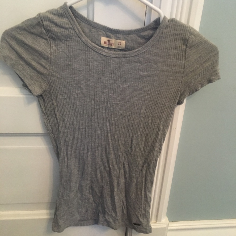 Hollister stretchy gray shirt